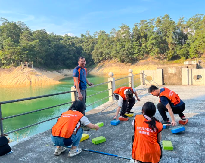 333���� - ��̬�ȵ������Ż�